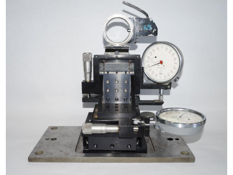 Устройства для поверки двухкоординатного измерительного фотоприемника 