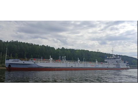 Танки грузовые самоходного наливного судна «Алексей Пахомов» 